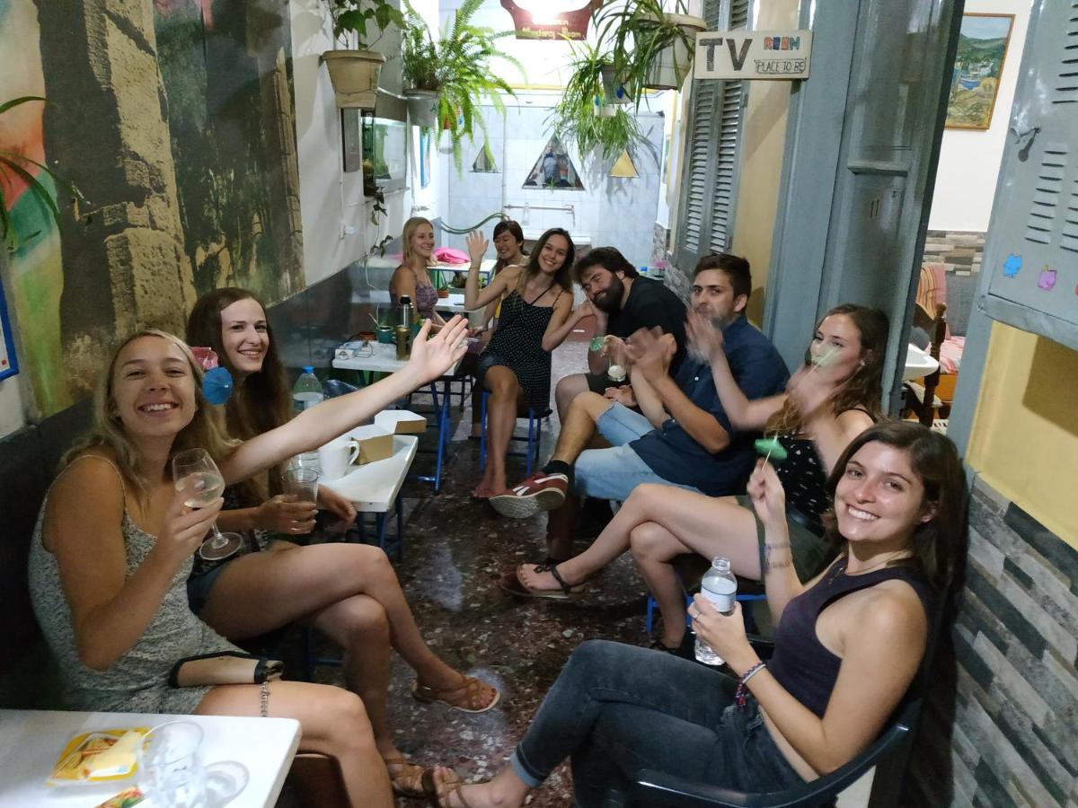 Pagration Youth Hostel Athene Buitenkant foto