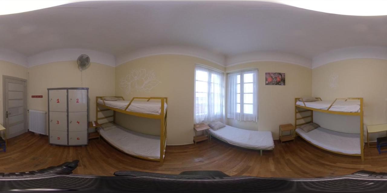 Pagration Youth Hostel Athene Buitenkant foto