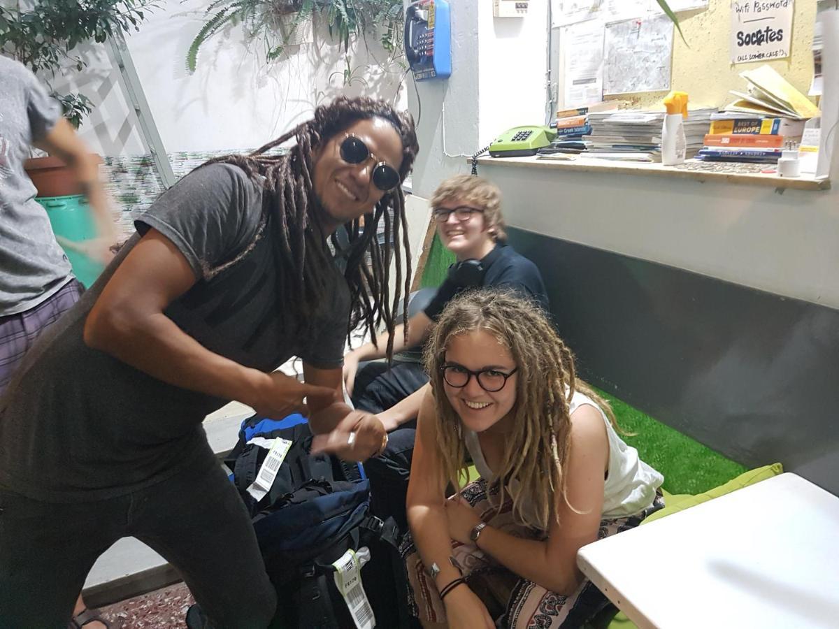 Pagration Youth Hostel Athene Buitenkant foto