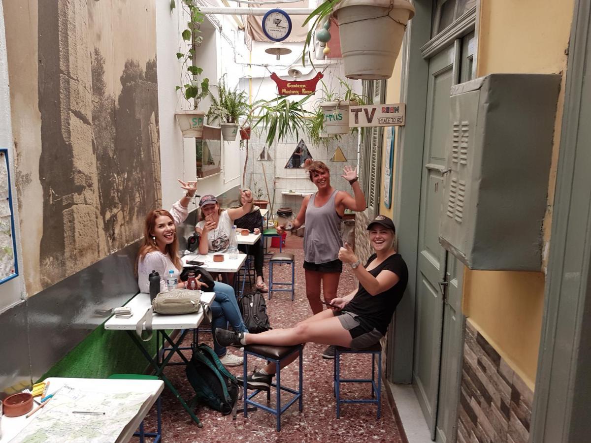 Pagration Youth Hostel Athene Buitenkant foto