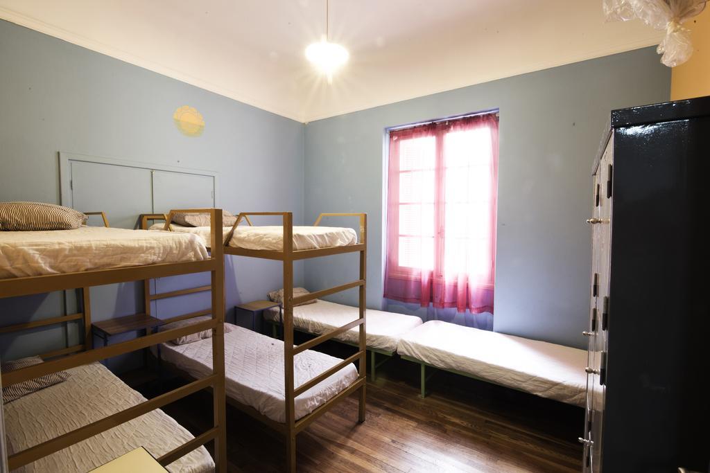 Pagration Youth Hostel Athene Buitenkant foto