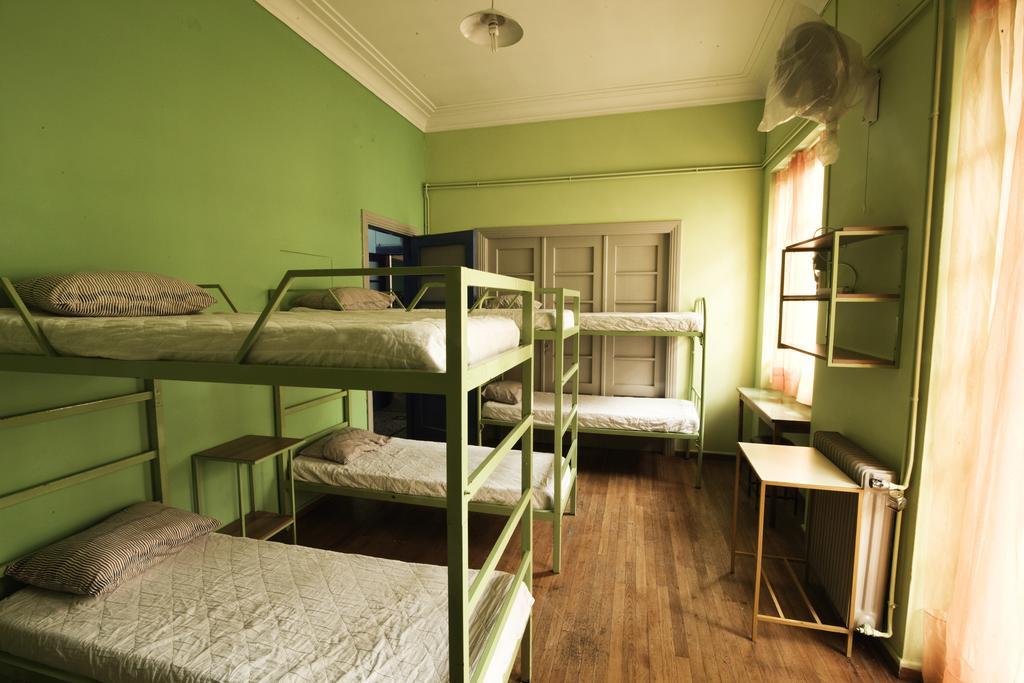 Pagration Youth Hostel Athene Buitenkant foto