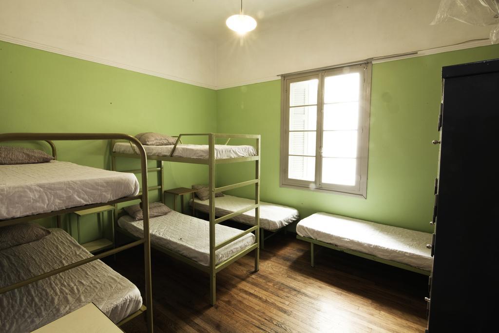 Pagration Youth Hostel Athene Buitenkant foto